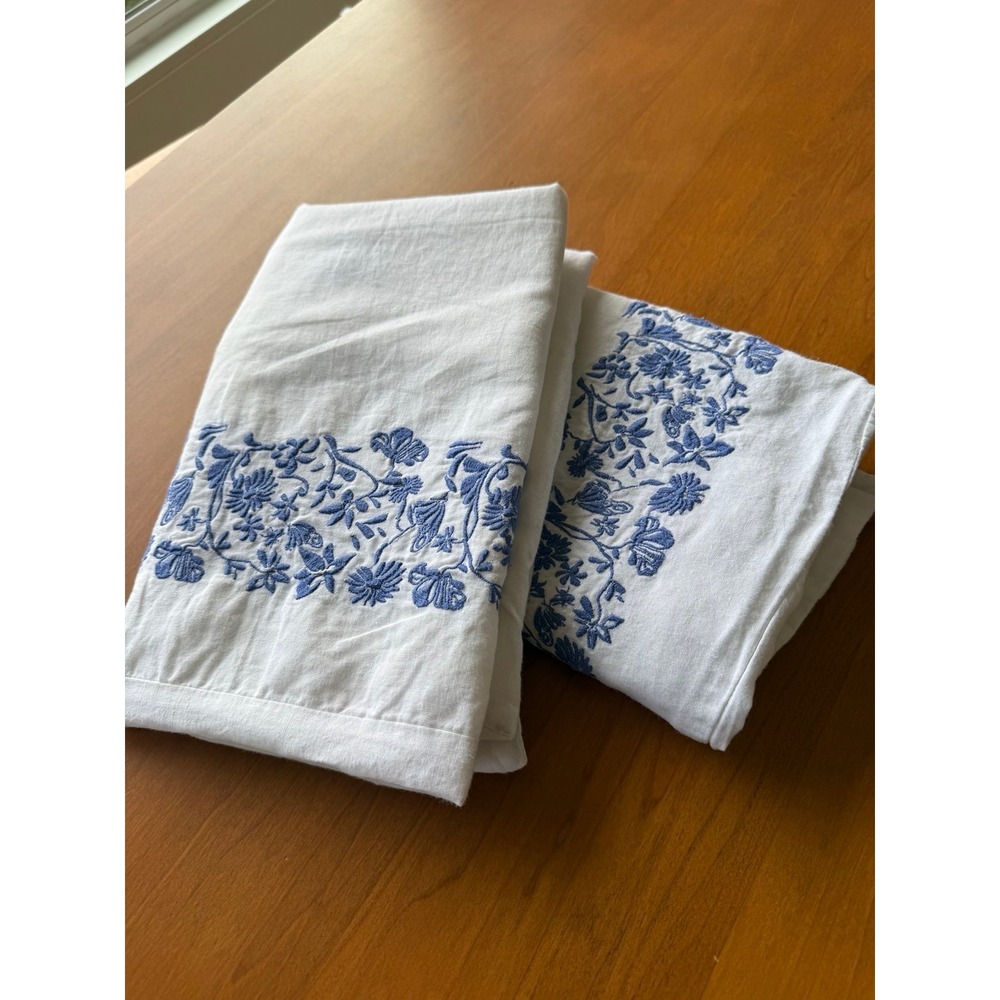 Wedgewood pillow shams.  Set of 2